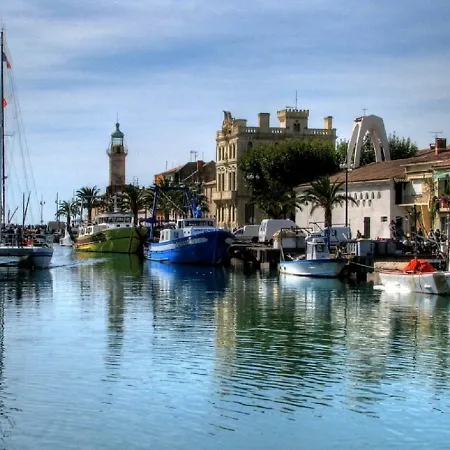 ゲストハウス La Joliette 3*