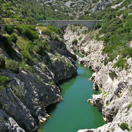 La Joliette Πανσιόν Junas
